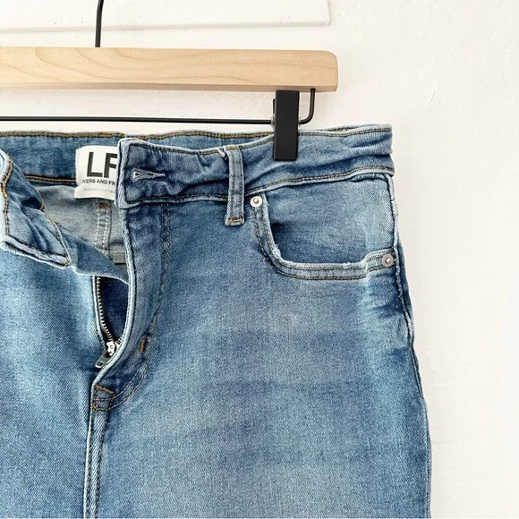 LF Lover's & Friends Ricky Low Rise Stretch Distressed Knee Skinny Jeans31